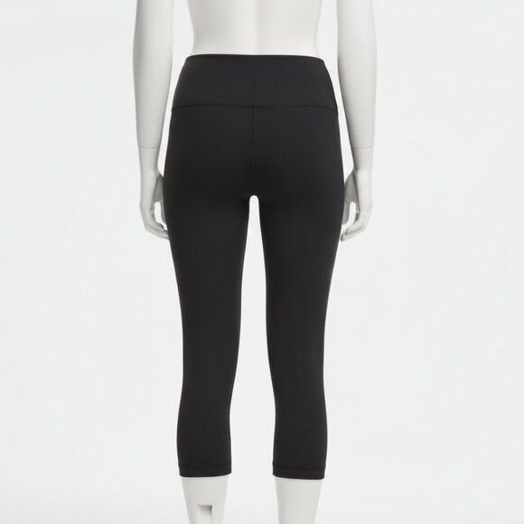 lululemon Women's Wunder Train High Rise Black Capri Leggings 2 - Picture 8 of 13